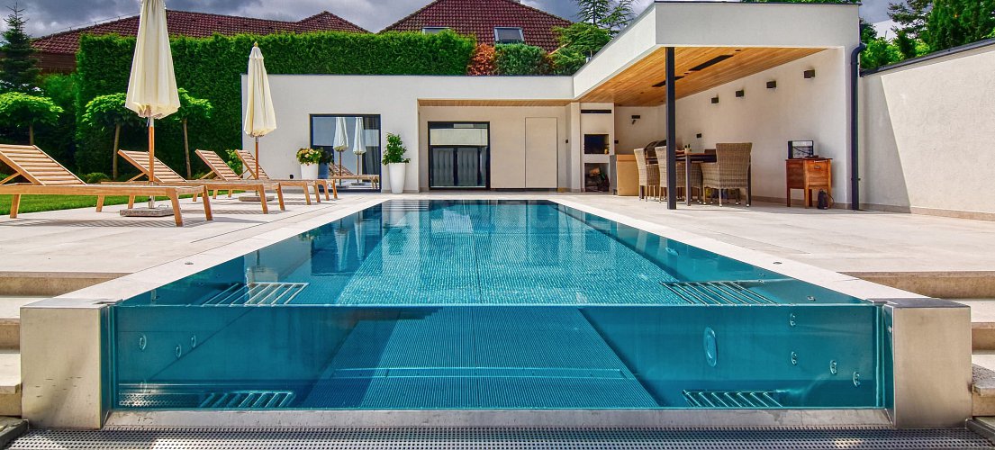 Privátní bazén venkovní s infinity přelivem 9 Privátní bazén venkovní s infinity přelivem 9
